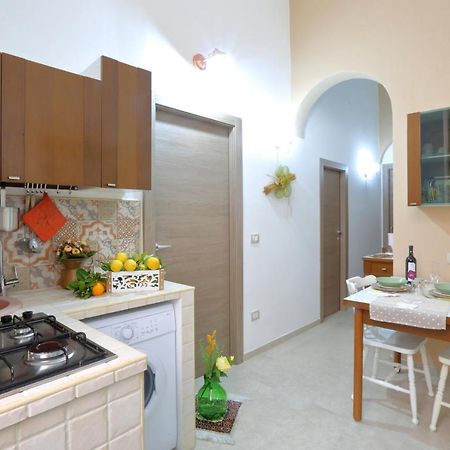 アヴォラCasa Francescaアパートメント エクステリア 写真