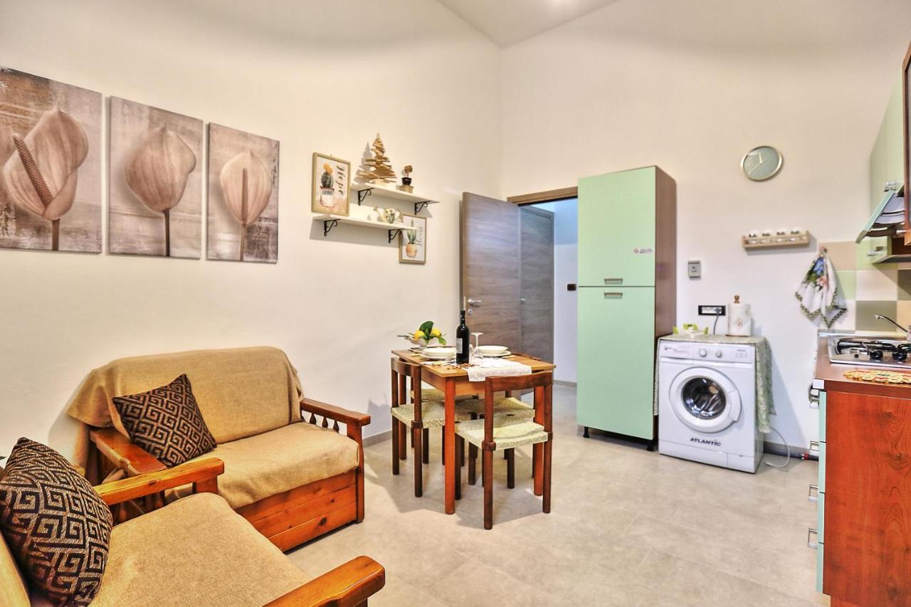 アヴォラCasa Francescaアパートメント エクステリア 写真