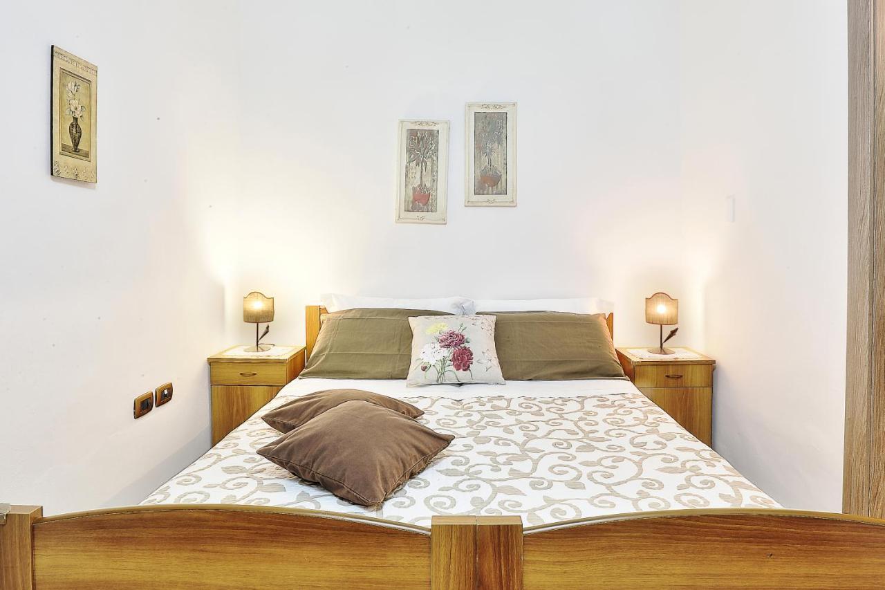 アヴォラCasa Francescaアパートメント エクステリア 写真