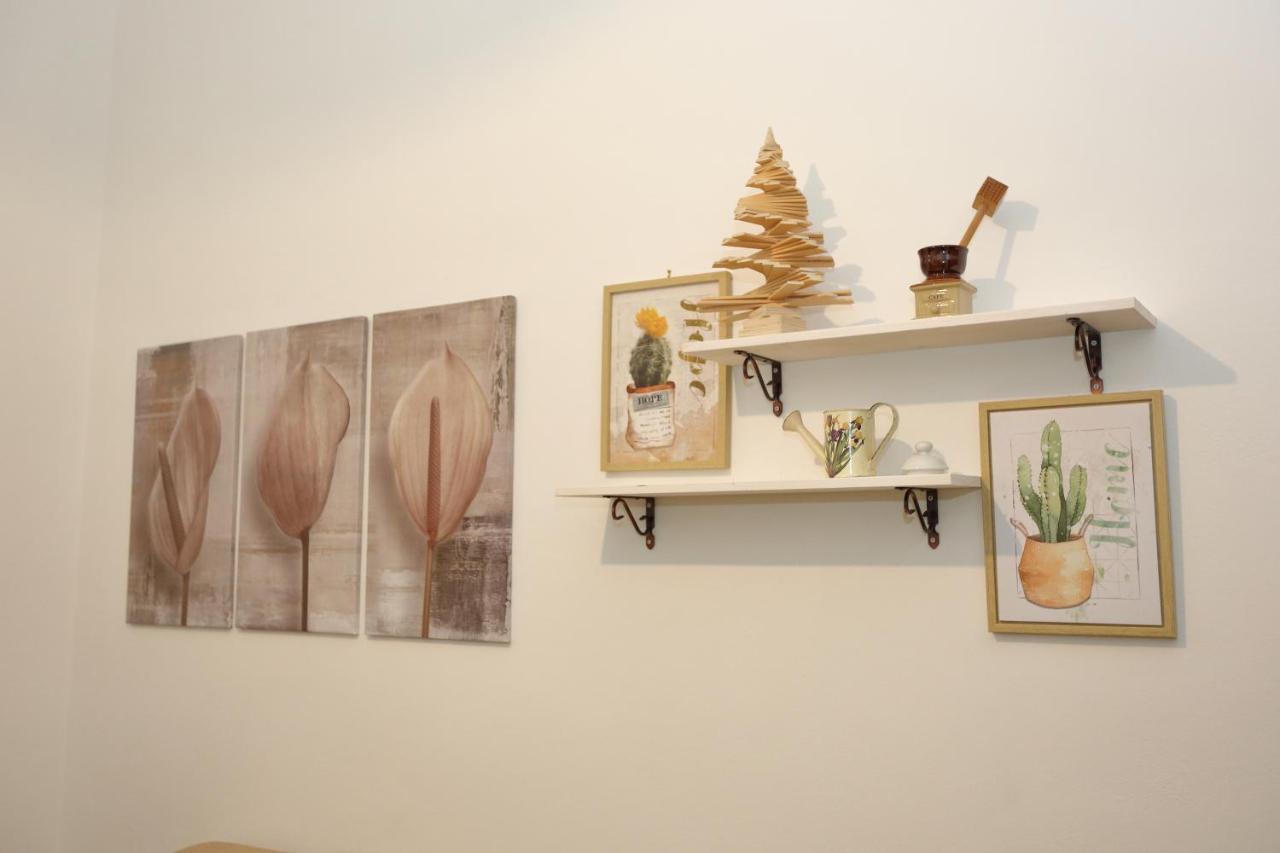 アヴォラCasa Francescaアパートメント エクステリア 写真